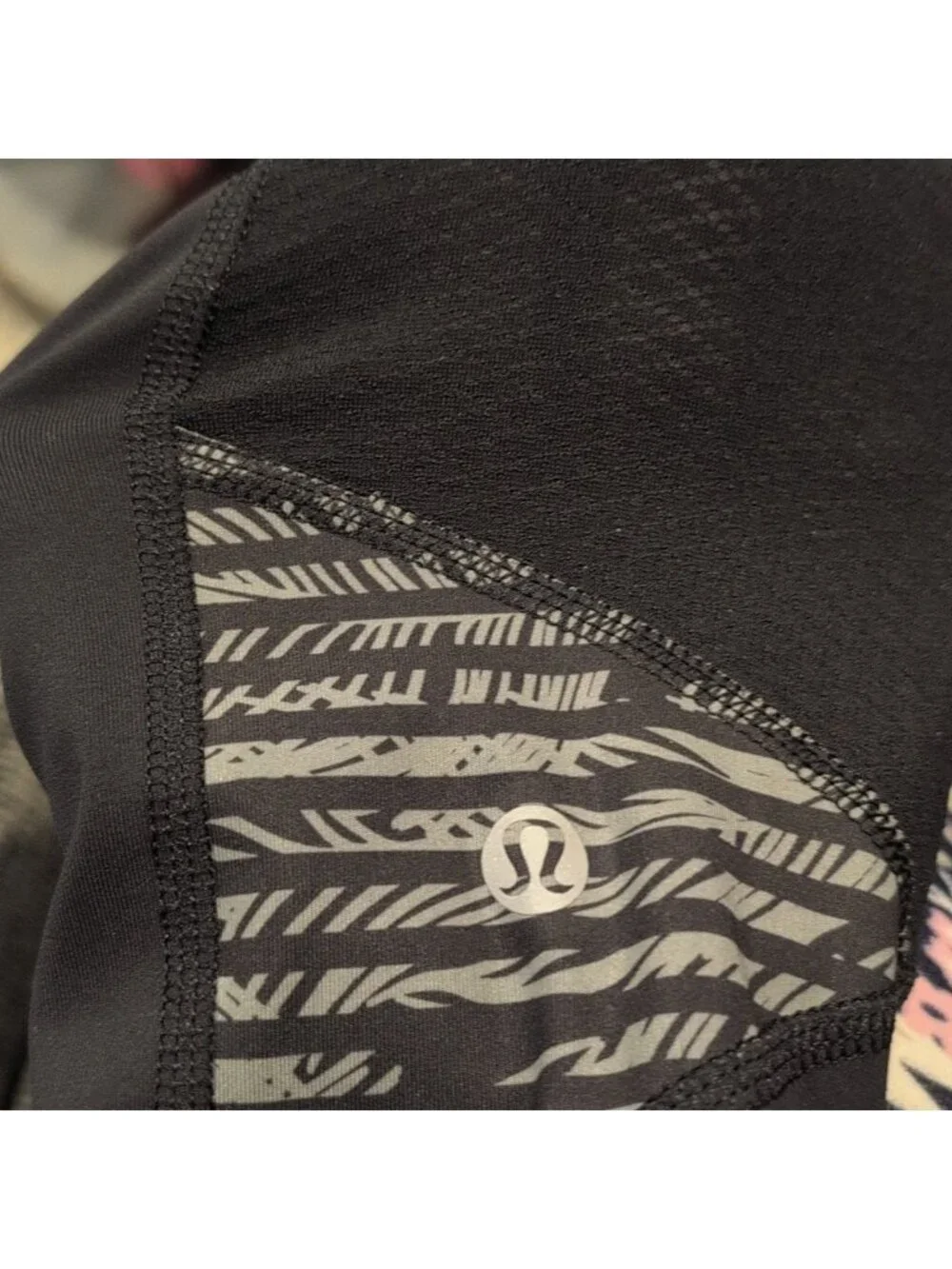 Run: Inspire Crop II *Full-On Luxtreme (Mesh)Stripe Play Slate Black / BLACK